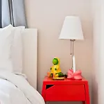 Newly Renovated 2-3 Bed Flat In Fulham By The Thames