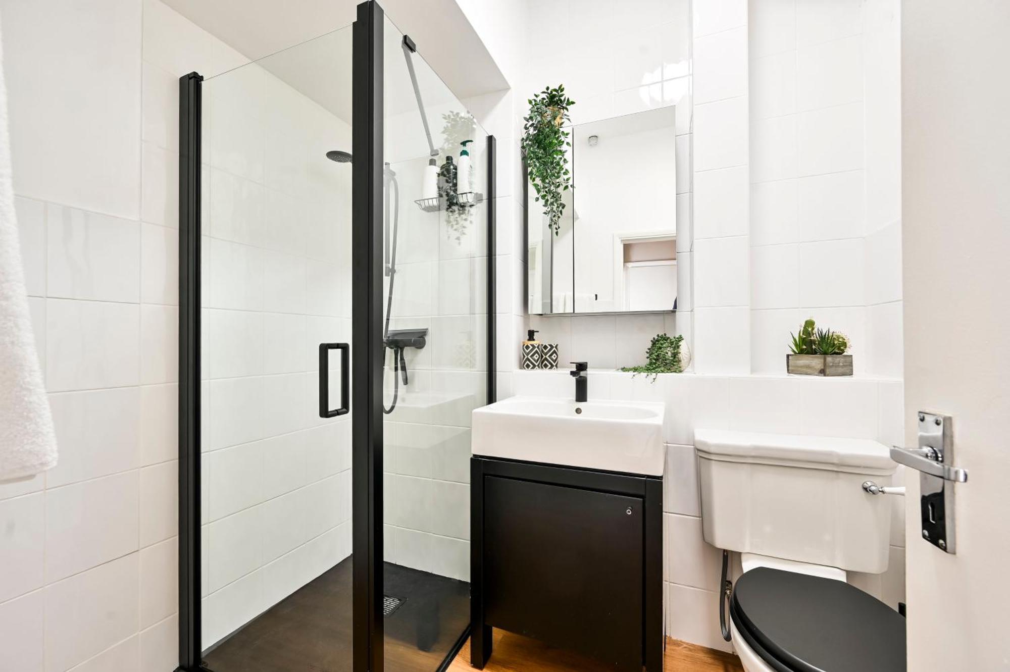 Newly Renovated 2-3 Bed Flat In Fulham By The Thames Apartment London